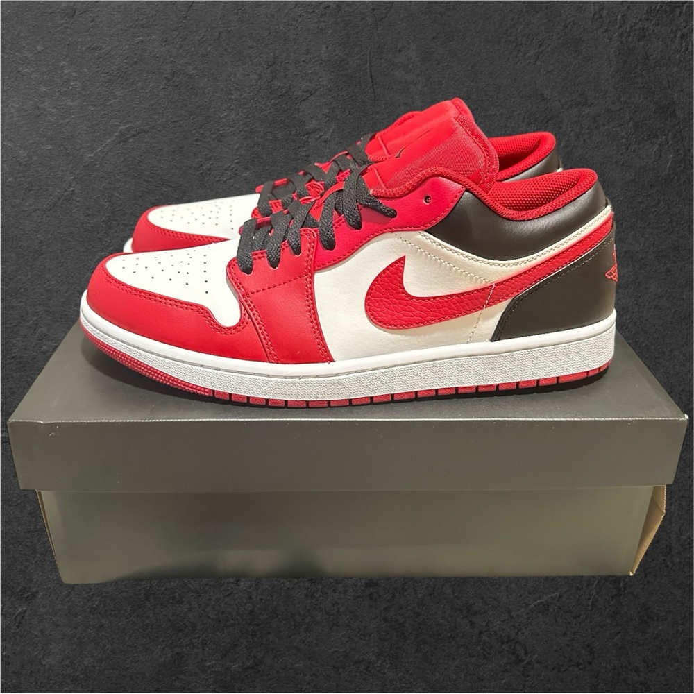 Nike Air Jordan 1 Low Bulls Reverse Black Toe Mens 11 Athletic Shoes 553558-163